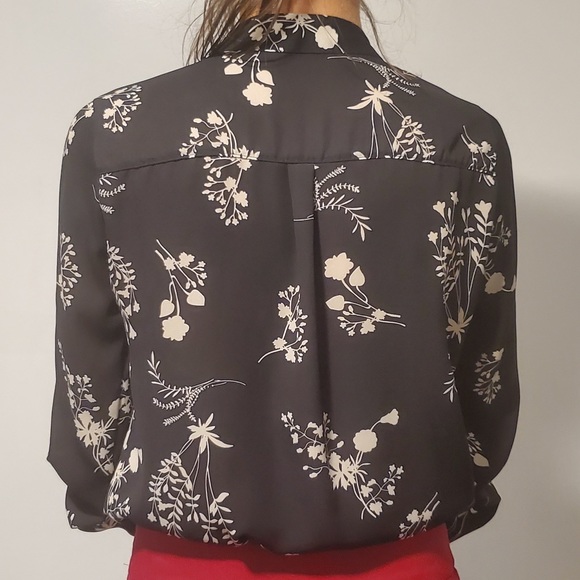 Flower patterned half-button-down - Picture 3 of 7